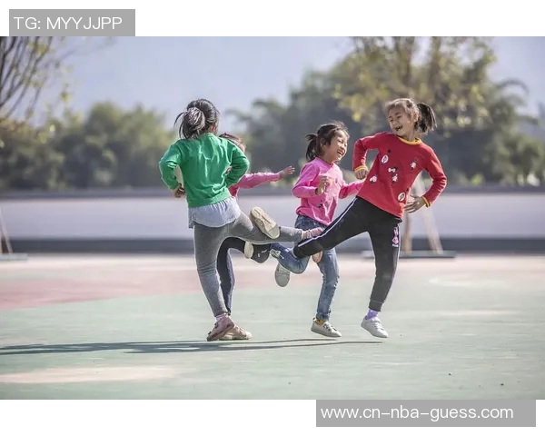 追忆足球童年那些年我们一起追逐的梦想与欢笑 追忆足球童年那些年我们一起追逐的梦想与欢笑