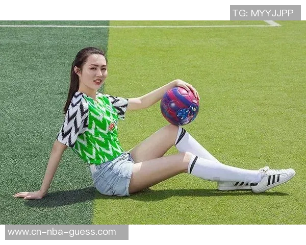 国外足球宝贝的魅力与风采揭秘球场外的时尚与热情交融